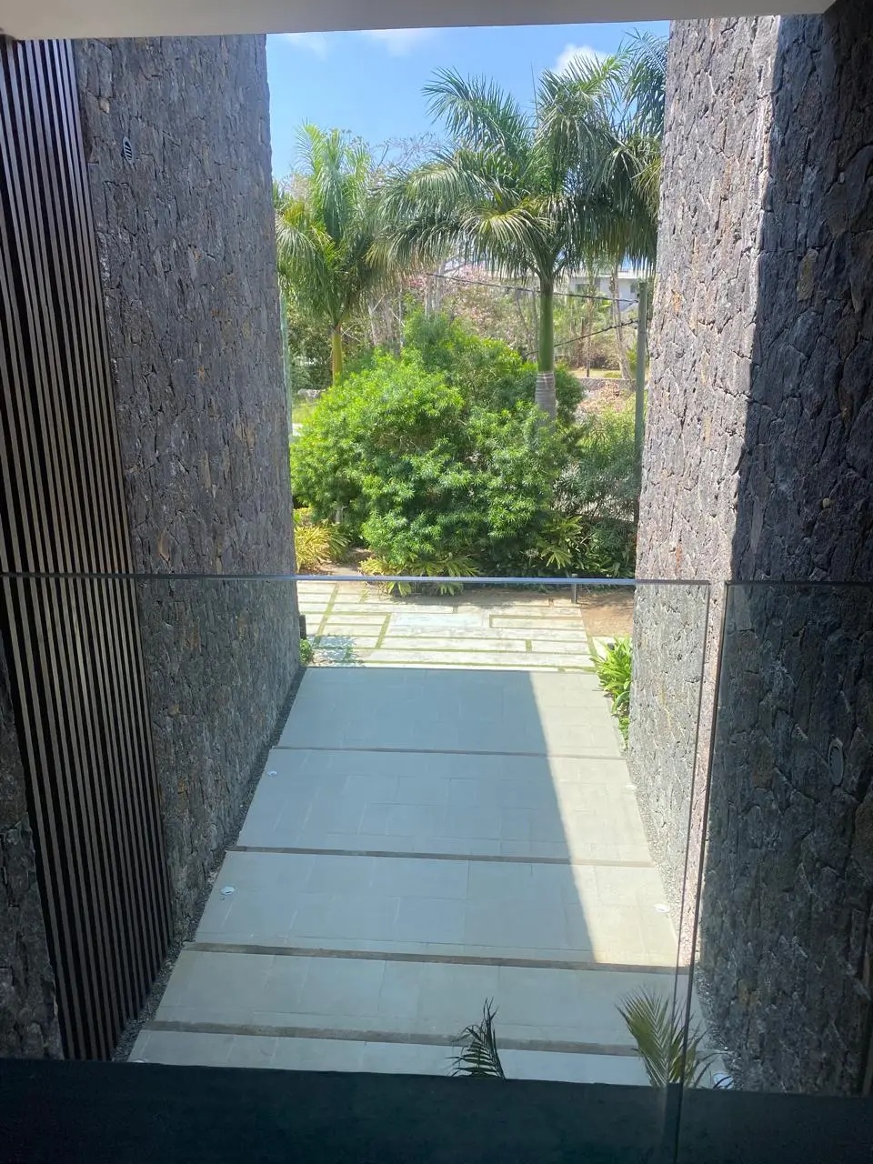 EROK RESIDENCE — EXCEPTIONAL GARDEN-LEVEL APARTMENT – 23