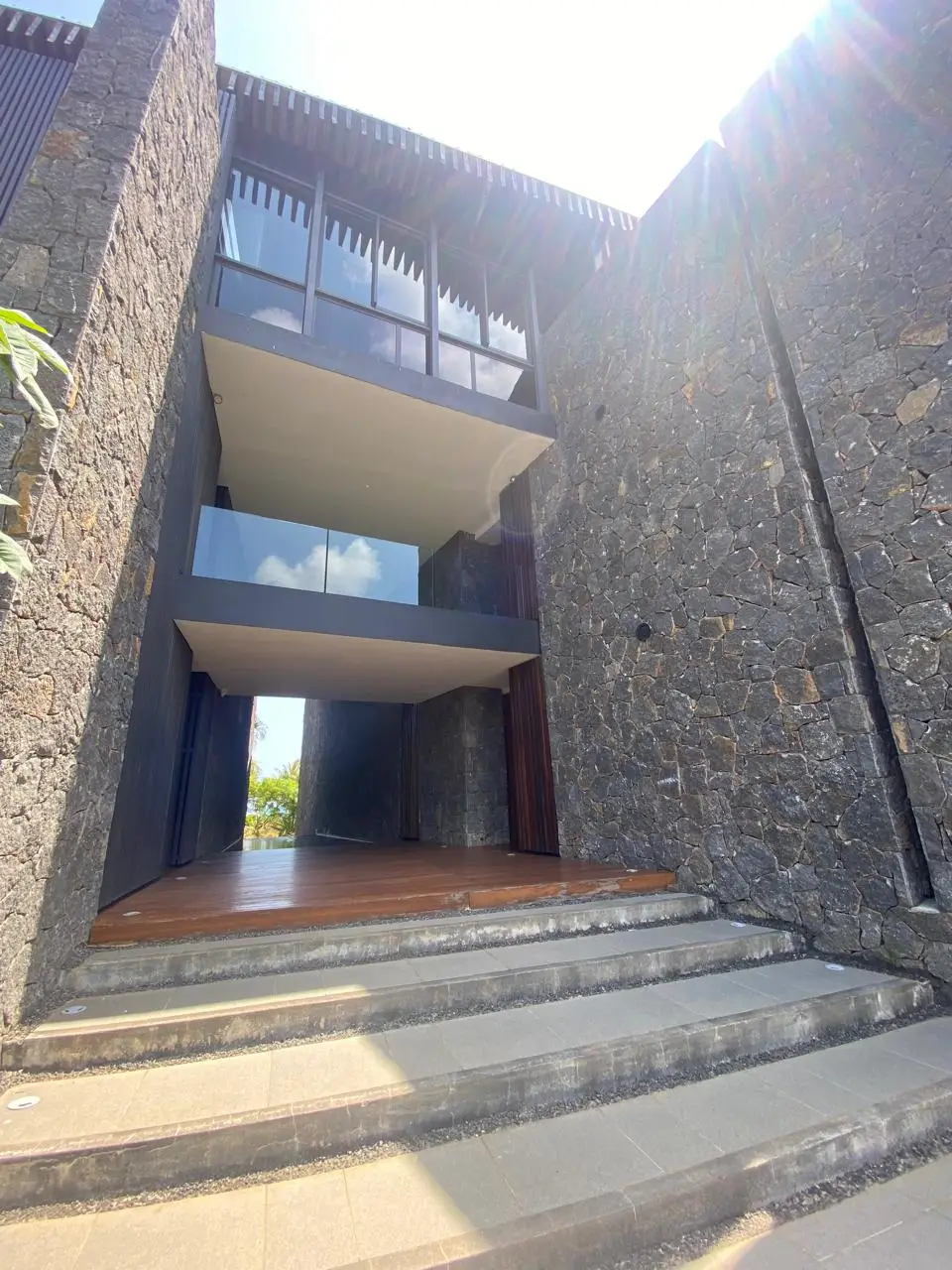 EROK RESIDENCE — EXCEPTIONAL GARDEN-LEVEL APARTMENT – 27