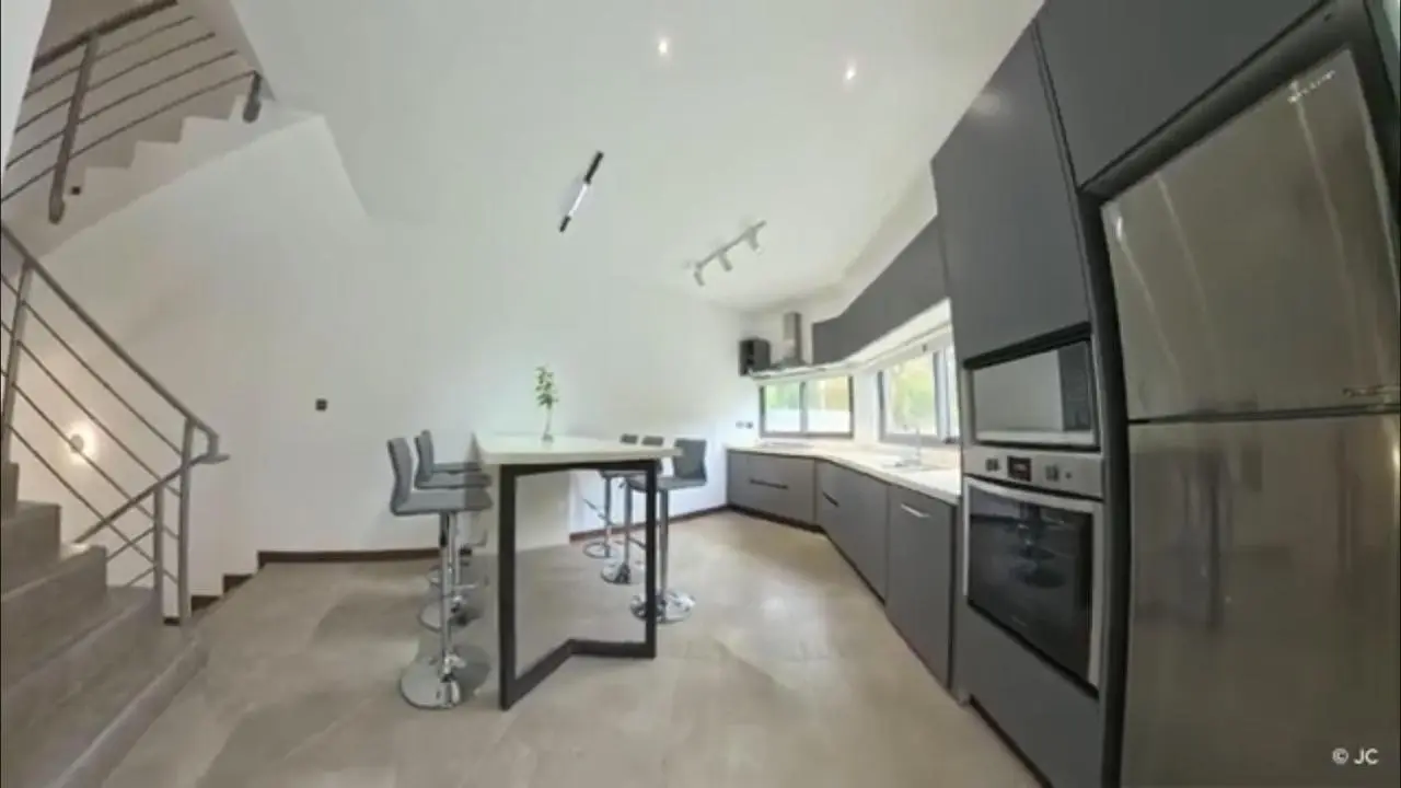 A LOUER VICTORIA RÉSIDENCE – APPARTEMENT C2 TYPE TOWNHOUSE – 16
